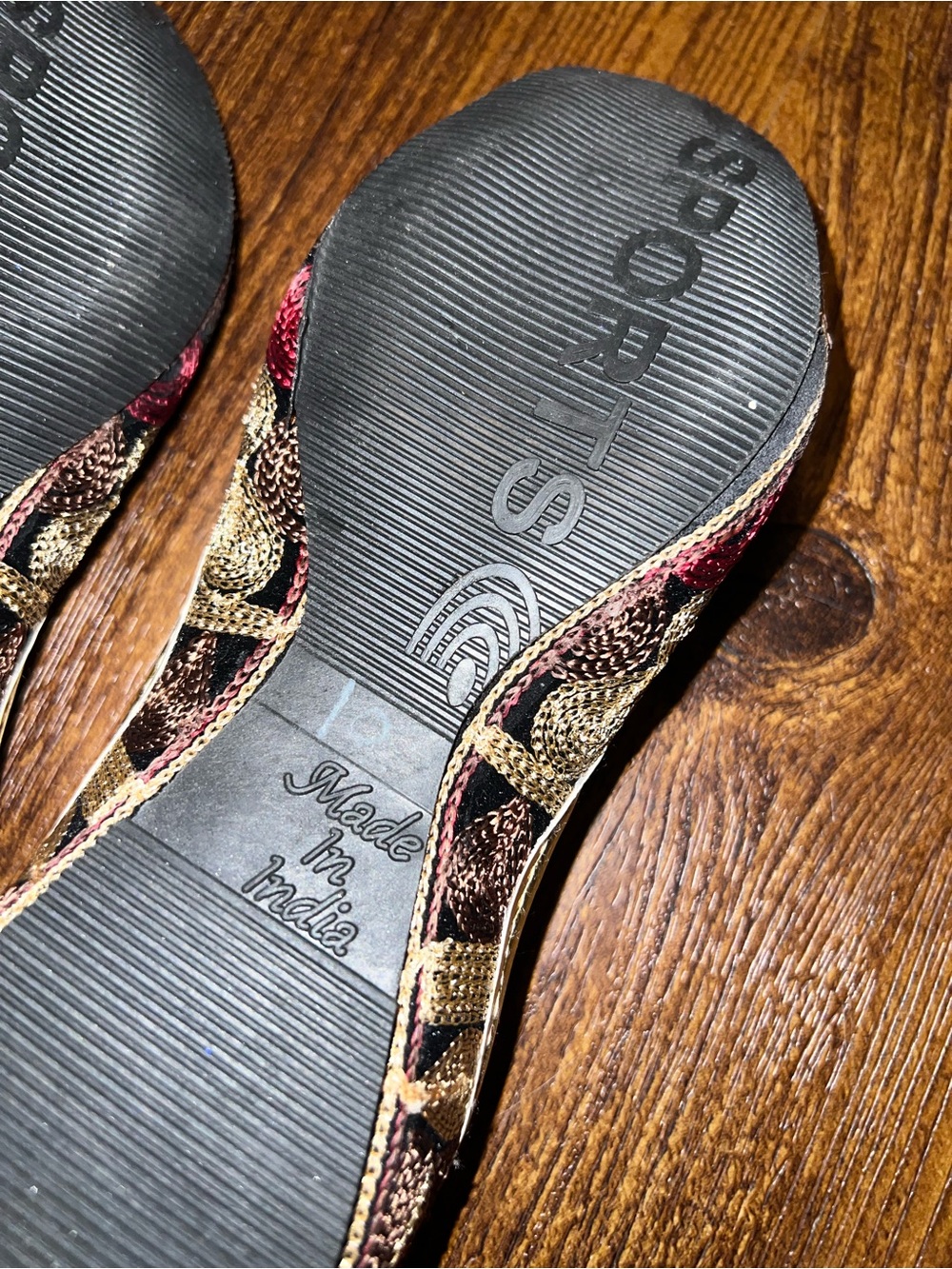 Traditional Indian Flats Punjabi Jutti Handmade Red Gold Embroidery Size 6/6.5 - Picture 7 of 10